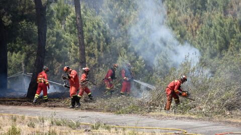 (20-05-23) La disminución del viento permite controlar el incendio de Las Hurdes