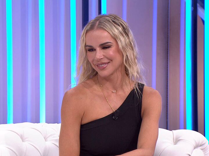 La dura infancia de Águeda López, mujer de Luis Fonsi: "Me refugié en el  sueño de ser modelo"
